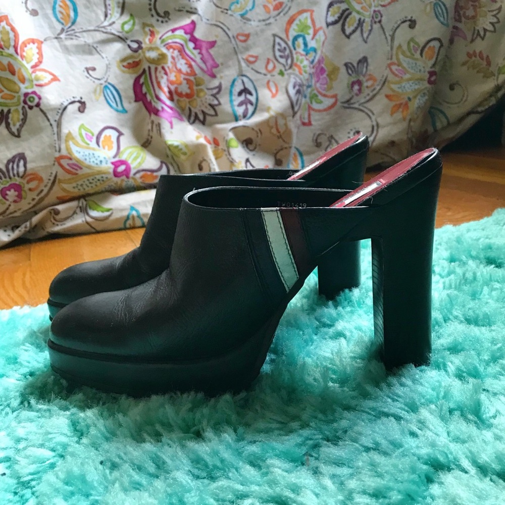 VINTAGE 90s TOMMY HILFIGER MULE HEELS